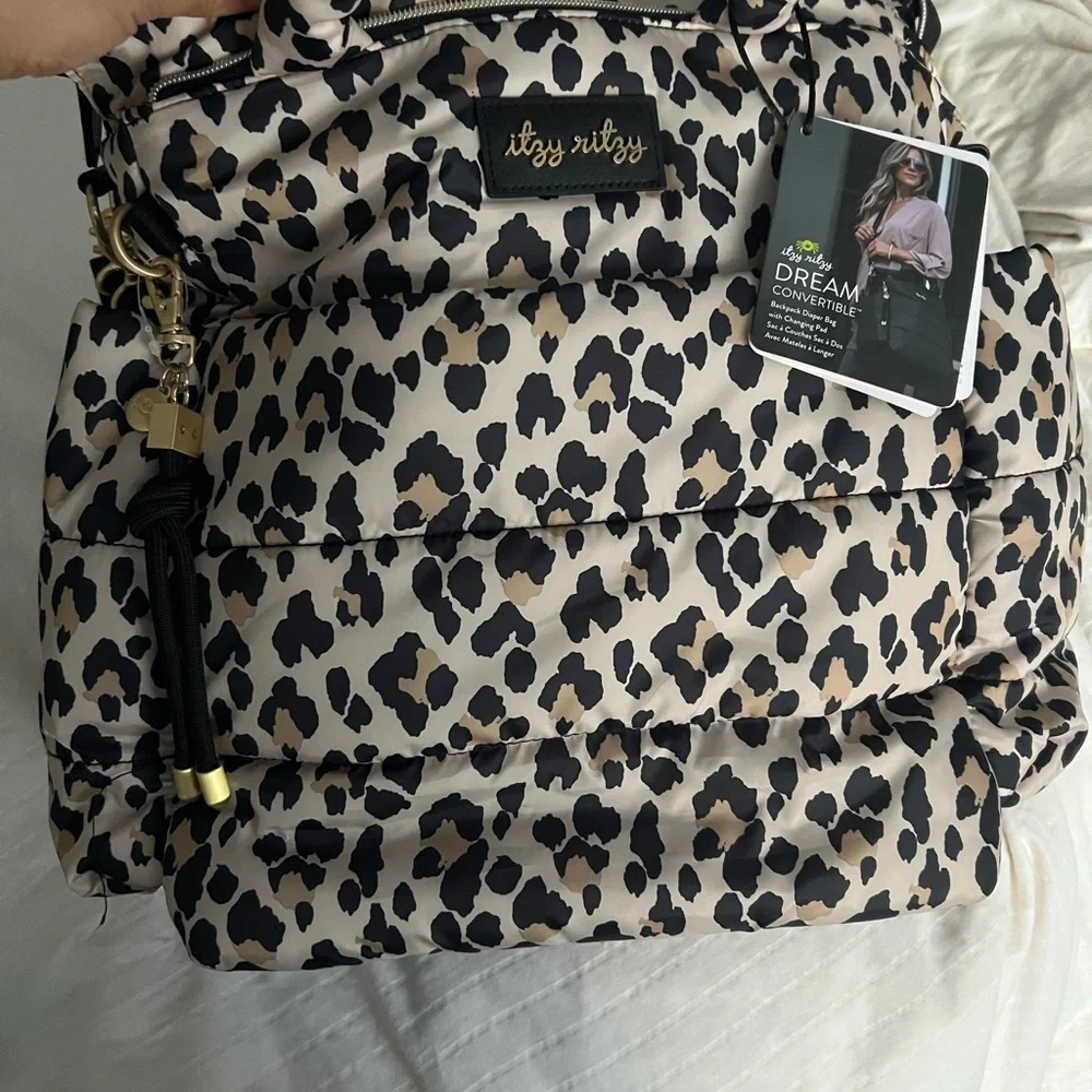 NWT Itzy Ritzy - Dream Convertible Diaper Bag - Leopard